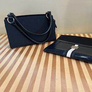 Nice Miche Black Purse with Navy Cover!